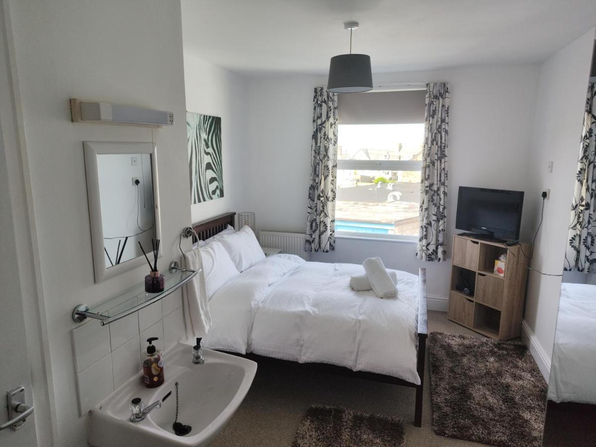 Styles & White Stays - Central Newquay Ньюки Экстерьер фото