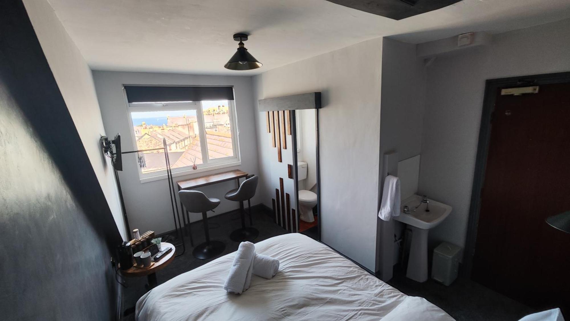 Styles & White Stays - Central Newquay Ньюки Экстерьер фото